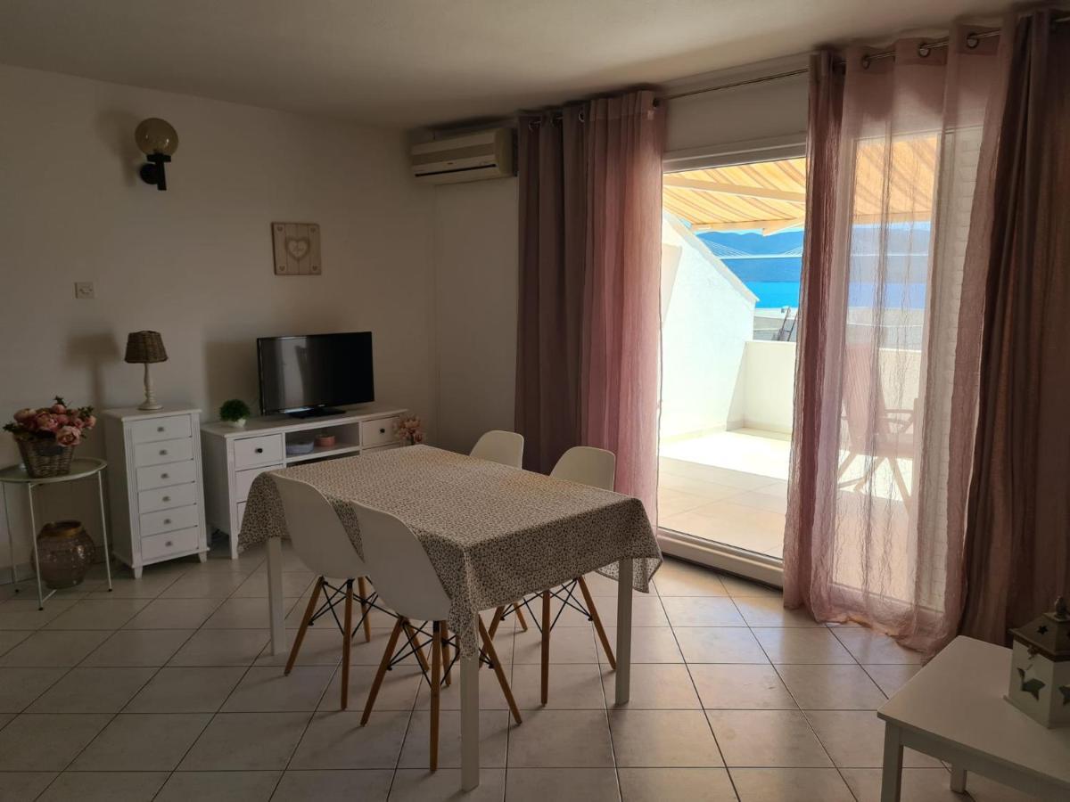 Apartmani More Комарна Экстерьер фото