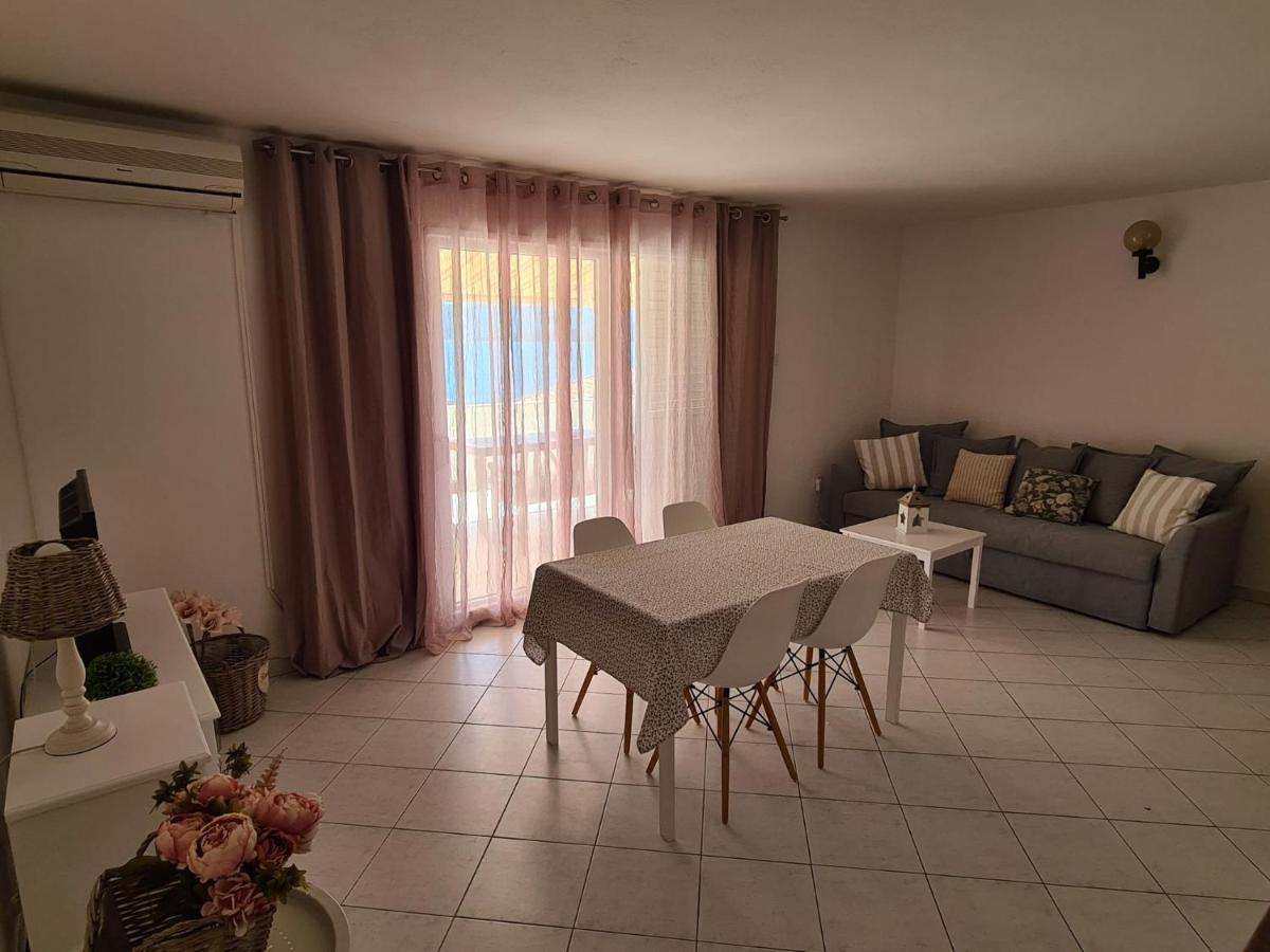 Apartmani More Комарна Экстерьер фото