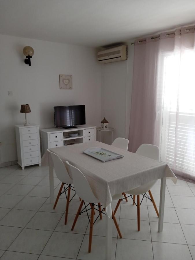 Apartmani More Комарна Экстерьер фото
