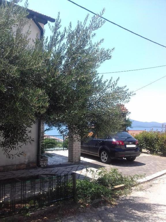 Apartmani More Комарна Экстерьер фото