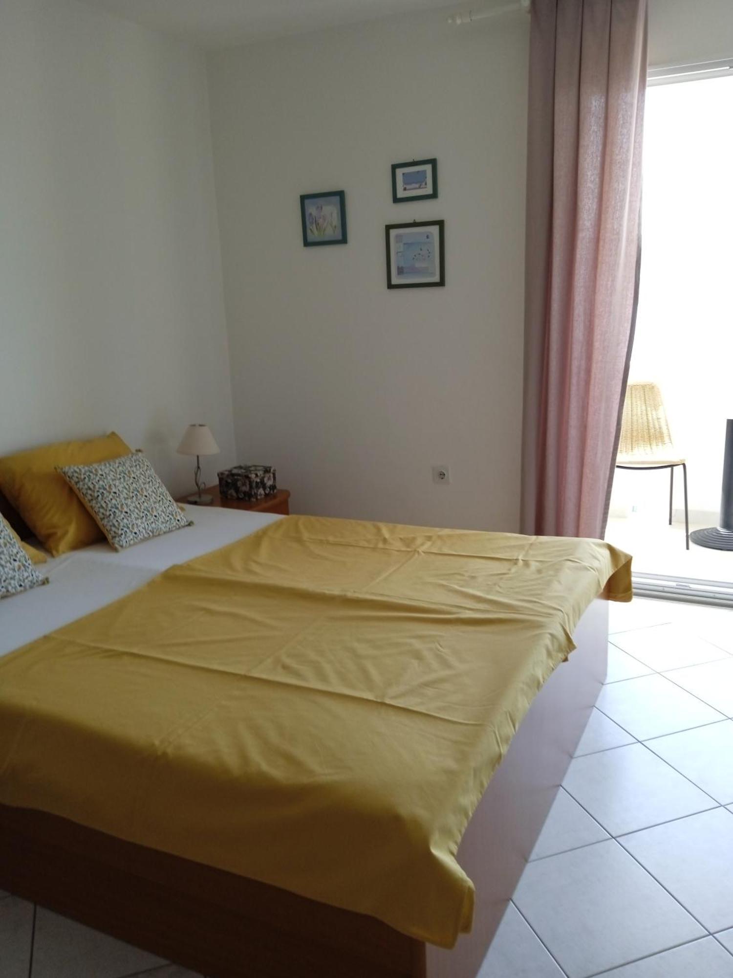Apartmani More Комарна Экстерьер фото