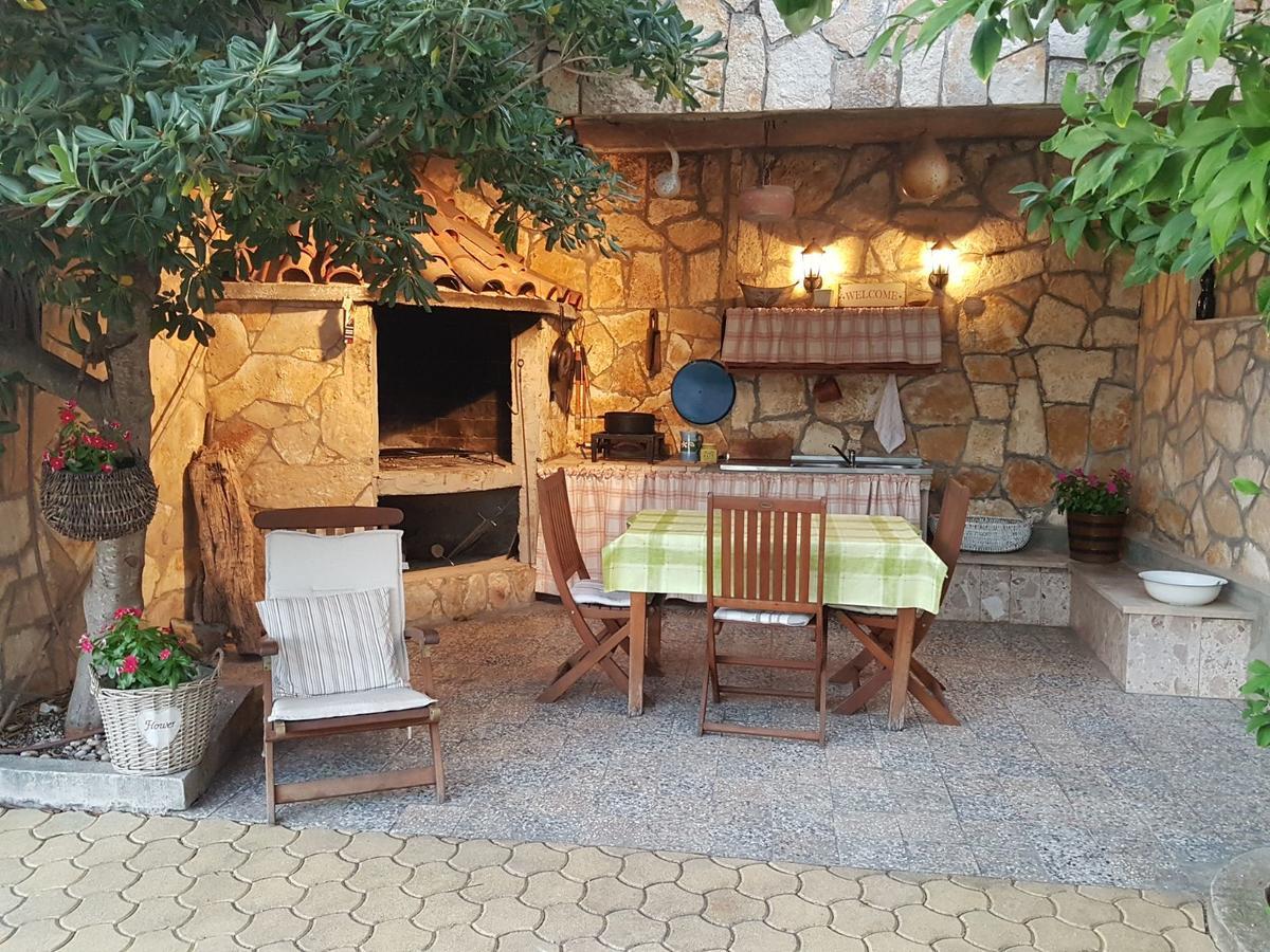 Apartmani More Комарна Экстерьер фото