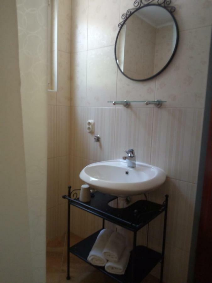 Apartmani More Комарна Экстерьер фото